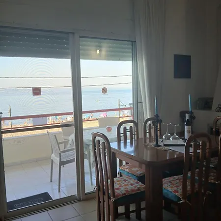 Seaside Escape Apartament *